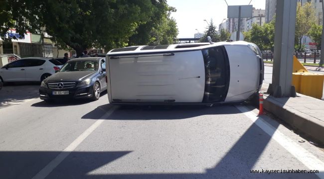  Direksiyon Hakimiyeti Kaybolan Araç Yan Yattı 