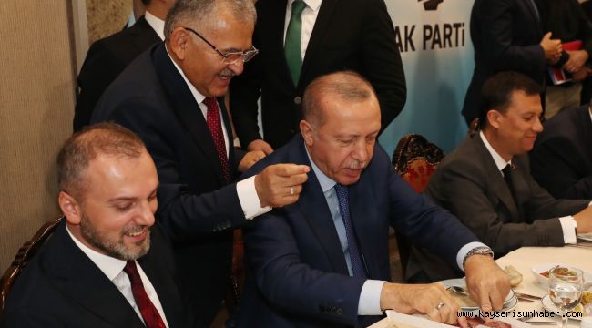 Başkandan Cumhurbaşkanına İkram