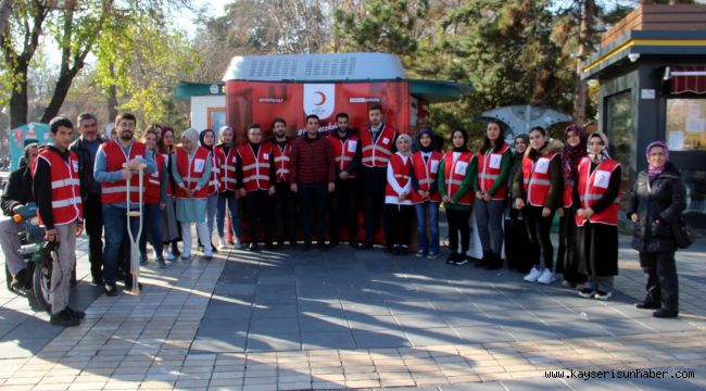 Genç Kızılay Üyeleri Engelliler İçin Farkındalık Oluşturdu