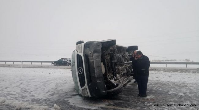 Kayseri'de Öğrenci Servisi Yan Yattı