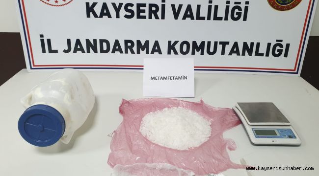 Peynir bidonunda uyuşturucu taşıyan 4 kişi gözaltına alındı