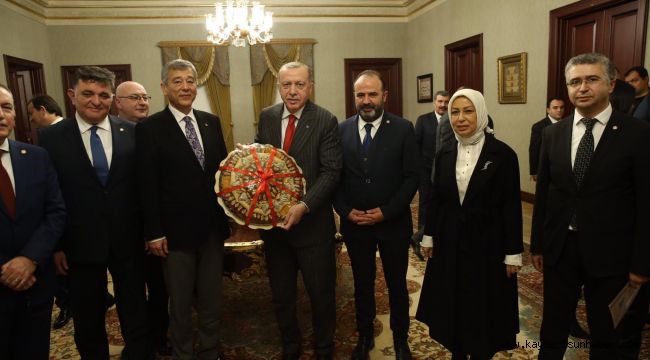 Türk Eczacılar Birliği Heyeti Cumhurbaşkanı'nı Ziyaret Etti