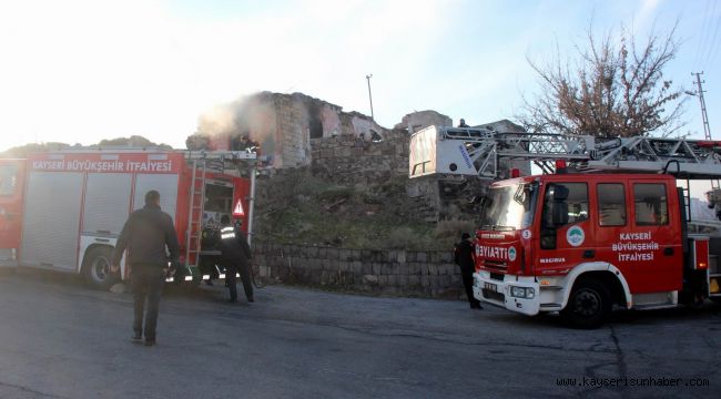 Müstakil Evde Çıkan Yangını İtfaiye Söndürdü