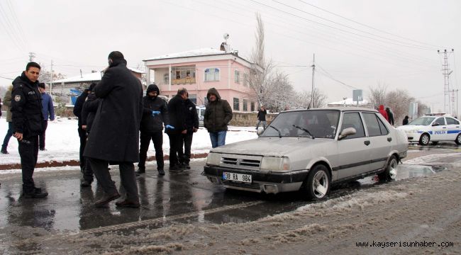 Polis kaçan hırsızları canı pahasına yakaladı