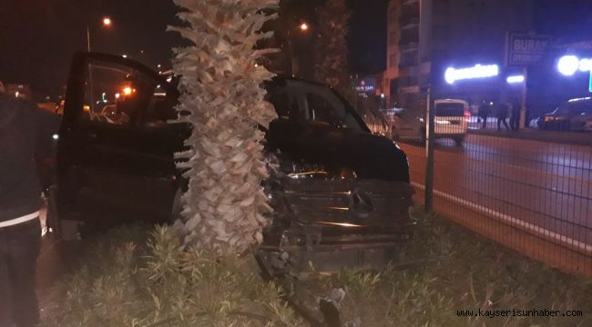 Ak Parti Genel Başkan Yardımcısı Mehmet Özhaseki Antalya'da trafik kazası geçirdi   