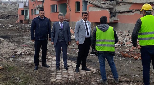 Pınarbaşı ilçesinden yola çıkan yardım tırı deprem bölgesine ulaştı