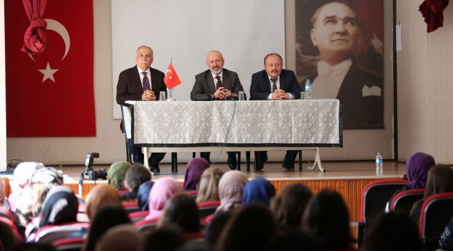 Başkan Çolakbayrakdar'dan gençlere altın öğütler