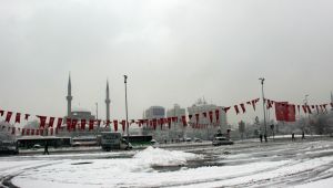 Kayseri'de kar etkili oldu