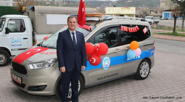 Başkan Özdoğan, çocukların bayramını hediyelerle kutladı