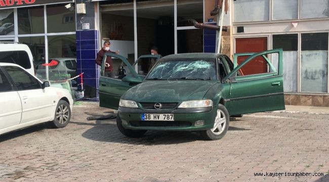 İş yerinde tartıştığı adama 10 el ateş eden şahıs, olay yerinden kaçtı