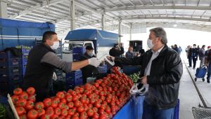 Melikgazi'de esnafa özel siperli maske dağıtıldı