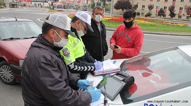 Sokağa çıkma yasağını ihlal eden baba ve oğluna para cezası