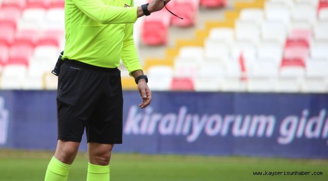 Başakşehir-Kayserispor maçını Öğretmenoğlu yönetecek