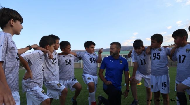 Yerköyspor teknik ekibini güçlendiriyor