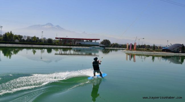 Rus turistler Büyükşehir Sukaypark'ı tercih etti