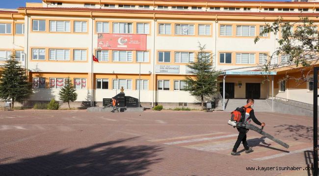 Talas Belediyesi okullara dokunmaya devam ediyor