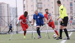 Ampute Futbol Ligi: Kocasinan Anadolu Erciyes Engelliler: 2 - Şişli Yeditepe Engelliler: 1