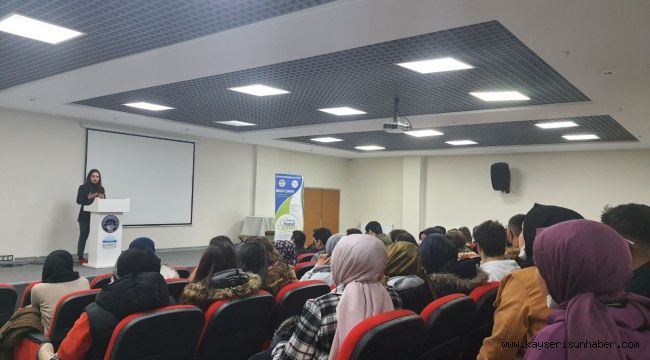 Büyükşehir Huzur Çınarı'nda öğrencilere Motivasyon ve Sınav Bilgileri Semineri