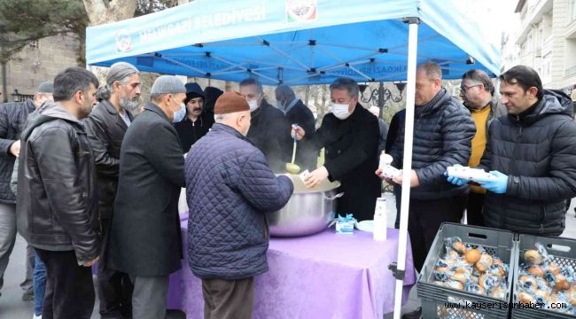 Sabah namazı sonrası çorbalar Melikgazi'den