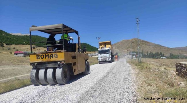 Başkan Büyükkılıç: "Kırsal mahallelere 2 ayda 276 kilometre asfalt kaplama çalışması yaptık"