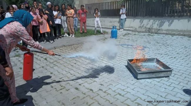 Büyükşehir İtfaiyesi'nden KAYMEK kursiyerlerine 'yangın eğitimi ve semineri'