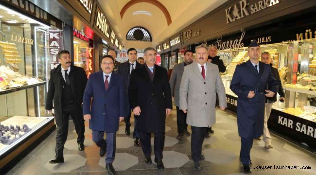 Azerbaycan Savunma Bakanı ve Vali Çiçek'ten Esnaf Ziyareti