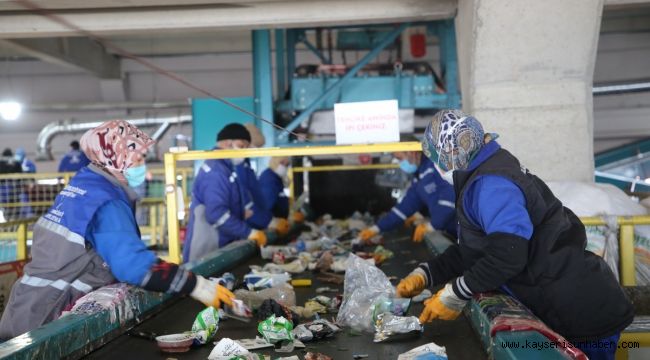 Melikgazi'de geri dönüşüm ile istihdam ve ekonomiye katkı devam ediyor