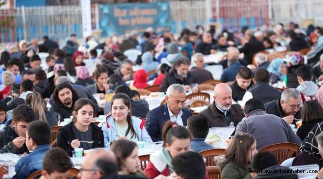 Kocasinan'ın iftarına 4 bin 500 kişi katıldı