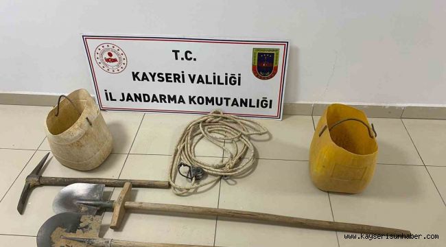 Kaçak kazı yapan şahıs jandarmaya yakalandı