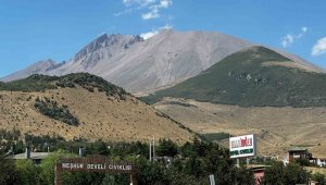 Borçluları üzen haber: Erciyes'in karı eridi