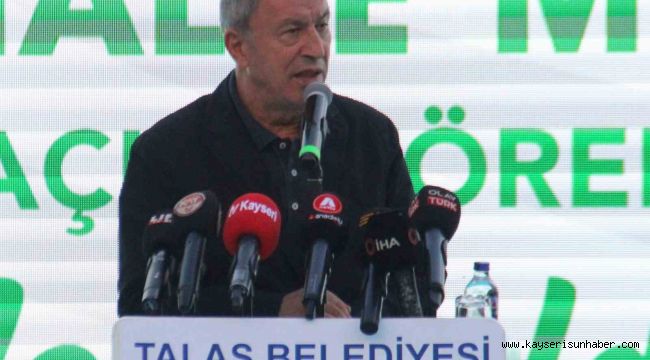 Hulusi Akar: "Teröristlerin hiçbir şekilde yaşama şansı yok. Ya adalete teslim olacaklar ya da yok olup gidecekler"