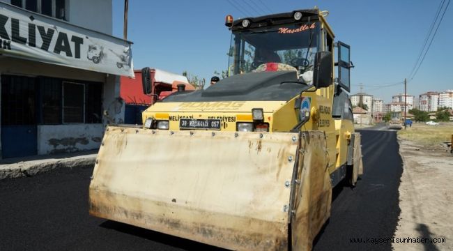 Anbar Mahallesinde 1 kilometrelik yol asfaltlandı