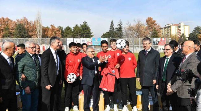 Büyükşehir, Amatör Spor Kulüplerine 1,5 milyon TL'lik malzeme desteği verecek