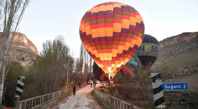 Güney Afrikalı turistlerin Soğanlı Vadisi'nde renkli anları