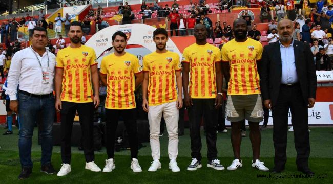 Kayserispor'un yeni transferleri taraftara tanıtıldı