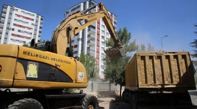 Melikgazi Genelinde Taşkın Suyu Kanallarında Temizlik Yapıldı