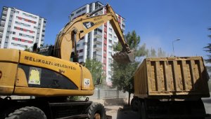 Melikgazi Genelinde Taşkın Suyu Kanallarında Temizlik Yapıldı