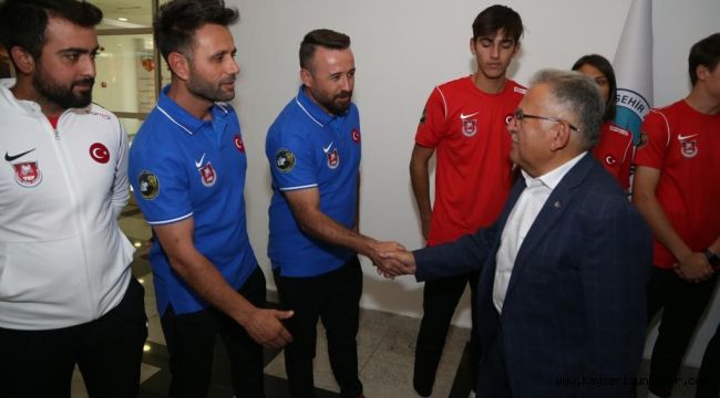 U-18 Beyzbol 5 Milli Takımı Dünya Kupası'na Kayseri'de hazırlanıyor