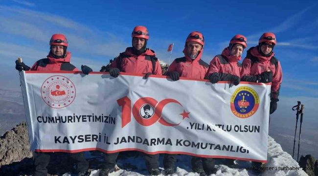 JAK, Erciyes'in zirvesine tırmandı