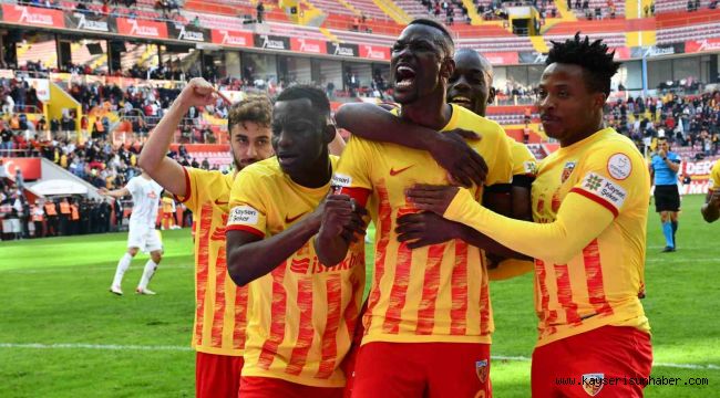 Mame Baba Thiam hat-trick yaptı