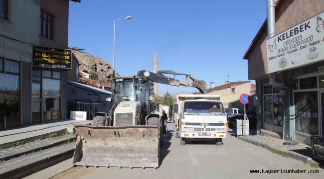 Bünyan'da alt yapı nedeniyle bozulan yollar yenileniyor