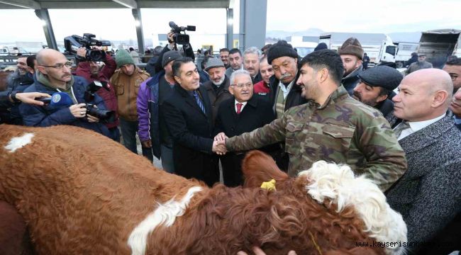 Büyükkılıç, İç Anadolu'nun en büyük Canlı Hayvan Borsası ve Pazar Yeri'ni ziyaret etti