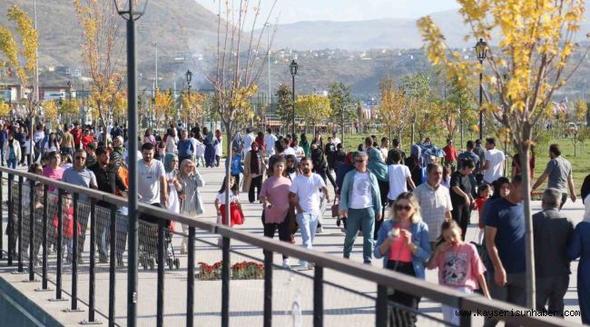 Kayserililer hafta sonu Millet Bahçesi'ne akın etti