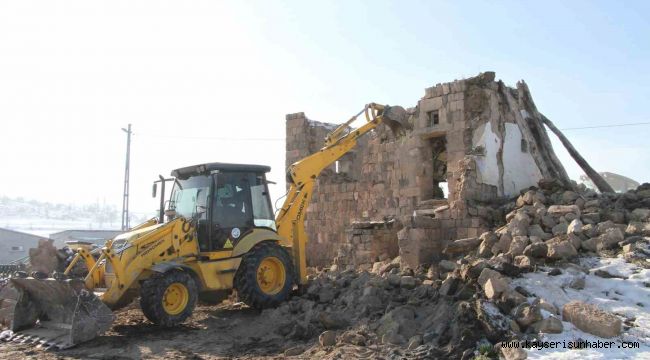 Talas'ta metruk bina yıkılıyor, çevreye huzur ve güven geliyor