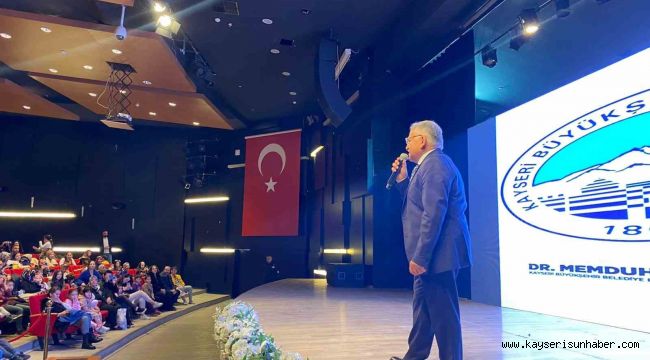 Başkan Büyükkılıç, miniklerin mutlu anlarına ortak oldu