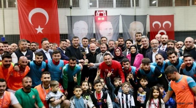 Başkan Çolakbayrakdar, 'Bölgeler Arası Futbol Turnuvası'nın final maçını izledi