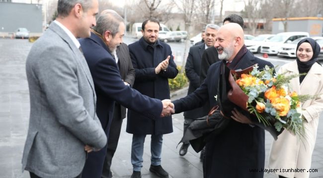 Başkan Çolakbayrakdar, "Daha fazla çalışarak, yürümek yok, koşmak var"