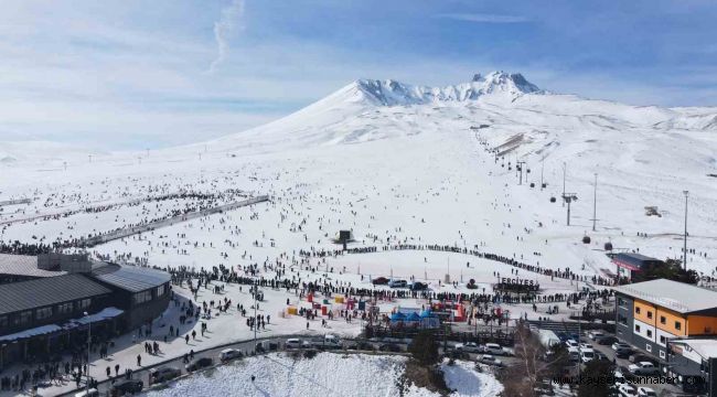 Erciyes'te hafta sonu pistler doldu taştı