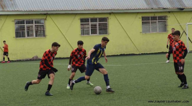 Kayseri Süper U18 Ligi: Kayseri Yolspor: 1 - Hacılar Erciyesspor: 1