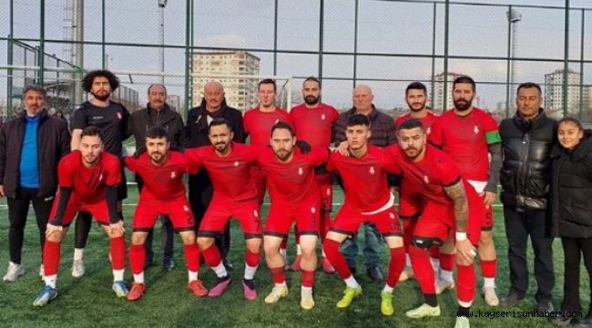 Özvatanspor şampiyonluğa çıkıyor